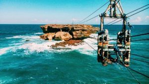 Berani Coba Wisata Ekstrim Indonesia? ini Daftarnya