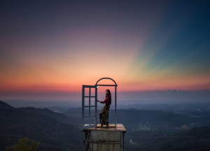 wisata yang lagi hits di Yogyakarta adalah Pintoe Langit Dahromo