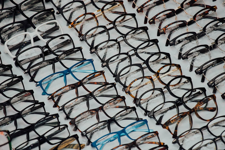 Panduan Memilih Kacamata Fashion Pria