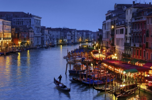 Menikmati Budaya Luar Biasa dari Venetian Cicchetti di Italian River Cruise