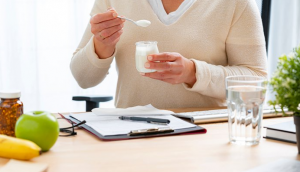 Cara Sukses Menurunkan Berat Badan Setelah Usia 50