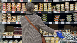 Penjualan Ritel Turun di Bulan Februari Karena Pembatasan Covid Mereda