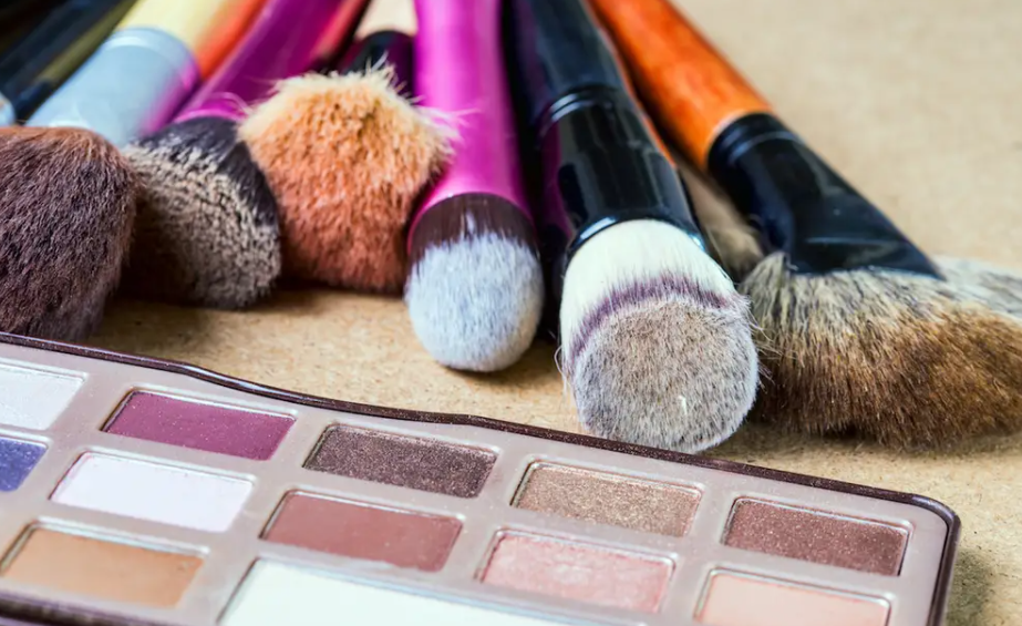 Ada Tanggal Kedaluwarsa Rahasia Pada Kosmetik Anda Yang Mungkin Tidak Anda Ketahui