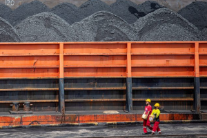 Indonesia Permudah Ekspor Ban Batubara