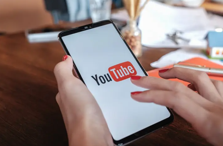 YouTube untuk Android Mendapat Fitur Transkripsi Seperti di Desktop
