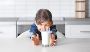 Sampai Kapan Anda Perlu Minum Susu?