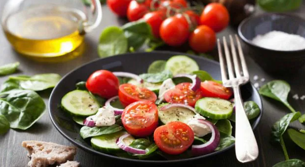 7 Makanan untuk Dikonsumsi untuk Melindungi Kulit Anda dari Kerusakan Akibat Sinar Matahari