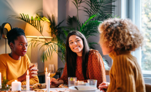 Ini Waktu Terbaik Makan Malam Jika Ingin Tidur Semalaman