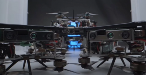 Lihat Kawanan Drone Otonom Ini Melacak Seseorang Di Alam Liar