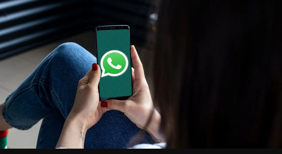 Cara Mengirim Reaksi Pesan Di WhatsApp