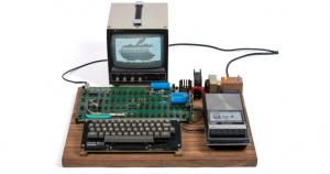 A Collector’s Dream: Komputer Pertama Apple yang Ditandatangani Wozniak Untuk Dilelang