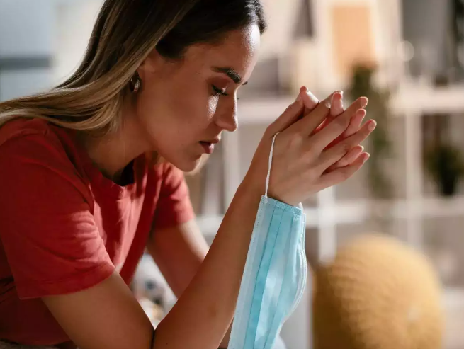 Studi menemukan kapan seseorang paling mungkin didiagnosis dengan efek kejiwaan pasca infeksi COVID