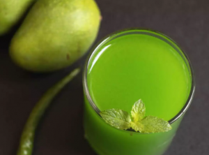 Buah musim panas musiman yang membuat serbat lezat