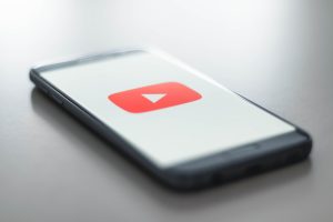 6 Cara Buka YouTube Sambil Buka Aplikasi Lain Android