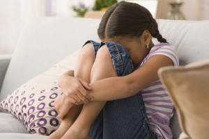 Peran orang tua untuk membantu mencegah kecenderungan bunuh diri pada anak