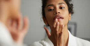 Mulut Anda dapat memberi tahu banyak tentang kesehatan Anda, termasuk tanda-tanda awal kanker dan kekurangan vitamin