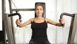 Latihan terbaik untuk mengecilkan payudara dan mengencangkannya