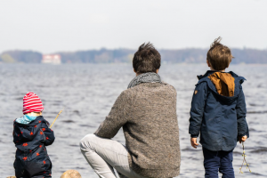 Alasan mengapa anak-anak dewasa menjauhkan diri dari orang tua mereka
