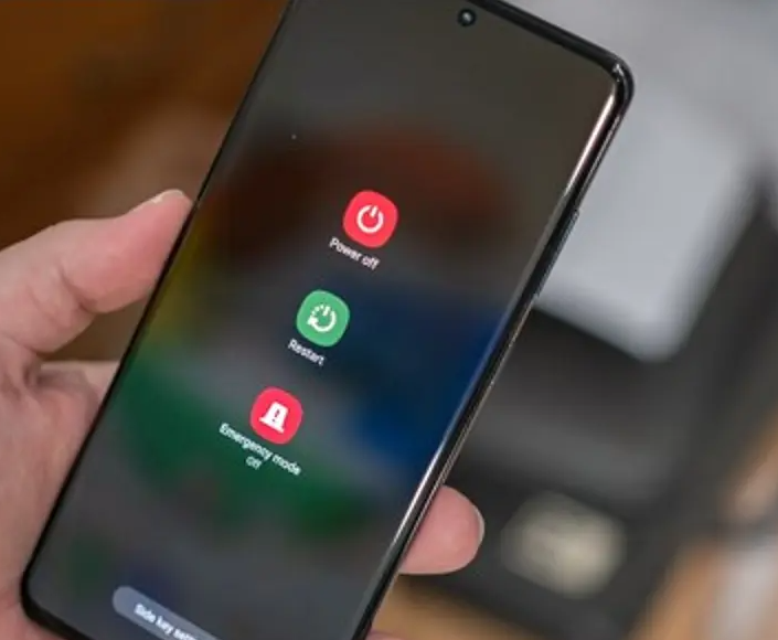 Memperbaiki Ponsel terus menyala dan mati sendiri