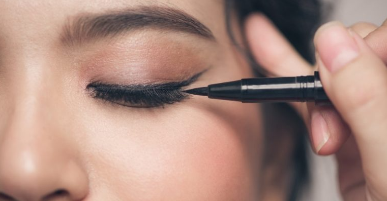Cara Mudah Membuat Eyeliner Di Rumah