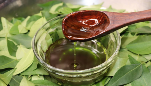 Cara brilian menggunakan daun kari untuk rambut berkilau, panjang dan bervolume