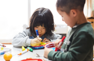 Cara Membesarkan Anak Kreatif Ddengan Pikiran Cemerlang