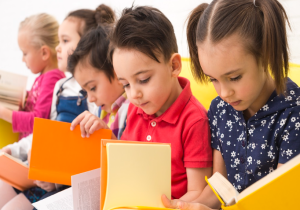 Bagaimana Melindungi Anak Anda Dari Tekanan Teman Sebaya