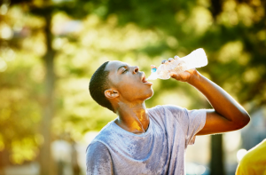 Tips menghindari dehidrasi saat berbelanja di bawah sinar matahari