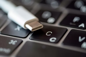 Cara Mengecas Laptop yang Benar: