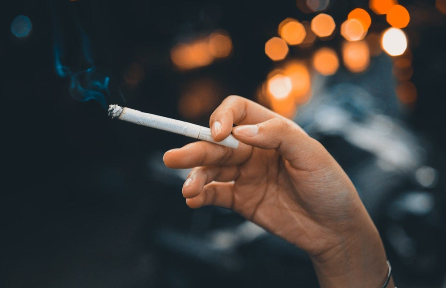 Merokok Bisa Meningkatkan Risiko Depresi dan Gangguan Bipolar