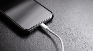 Kebiasaan yang Dapat Merusak Charger Handphone