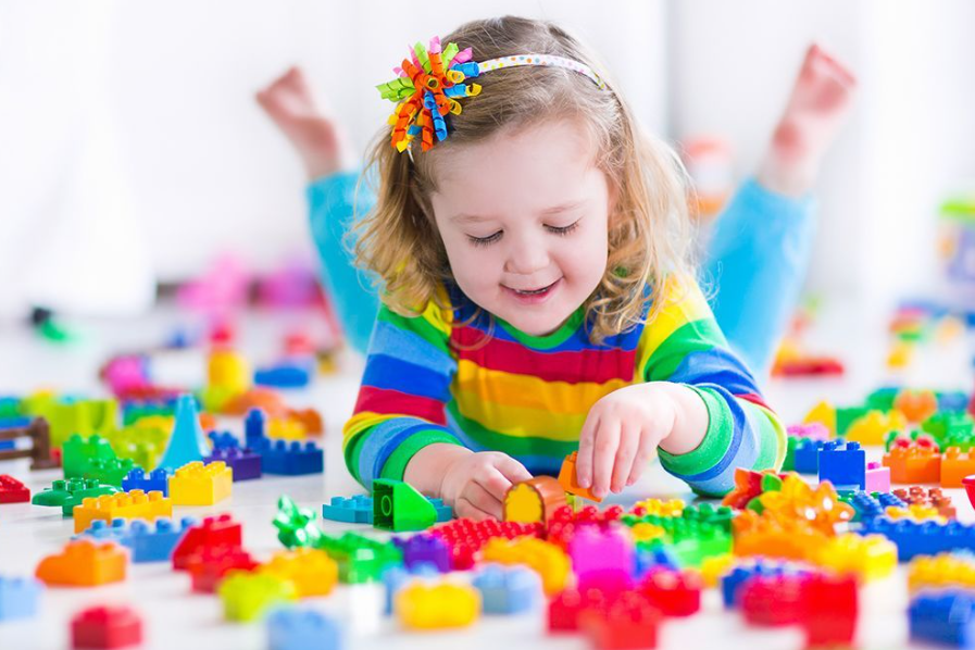 Memilih Mainan yang Aman untuk Anak