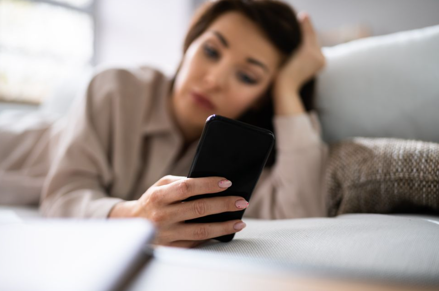 Alasan Kenapa Habis Kena Ghosting Jadi Sulit Move On