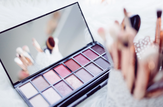 Mengatasi Efek Samping Penggunaan Foundation pada Wajah