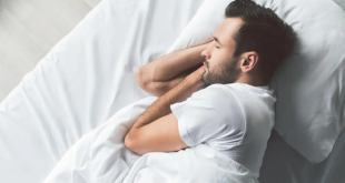 Posisi Tidur yang Tepat untuk Mengatasi Sesak Nafas dan Batuk