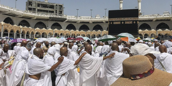 Tips Mencegah Dehidrasi di Mekkah Agar Ibadah Lancar