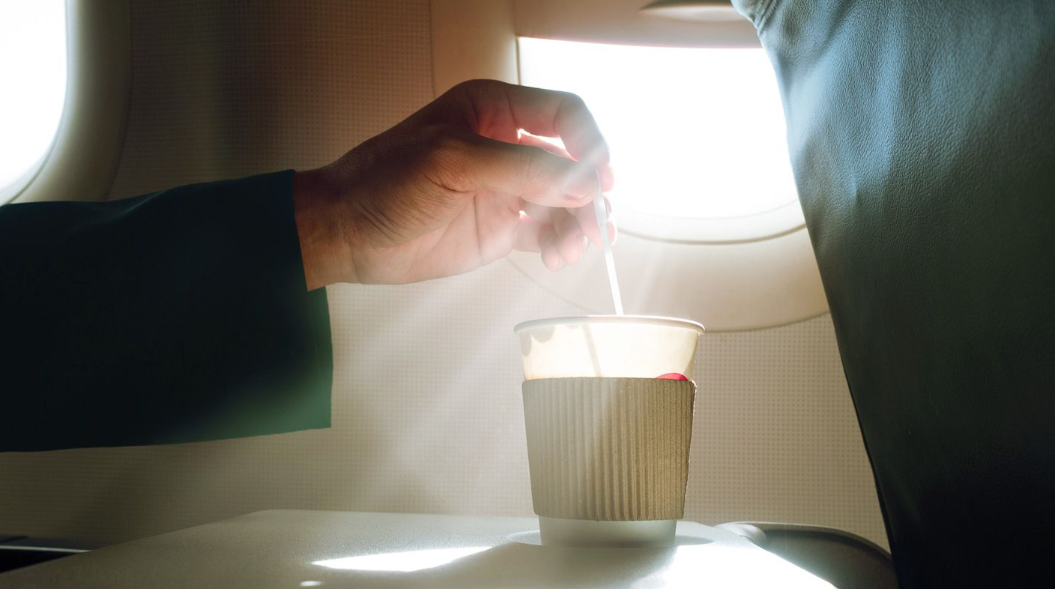 Panduan Jarak yang Aman Minum Kopi dan Minum Obat