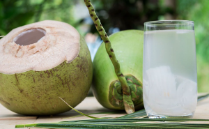 Manfaat Kesehatan Minum Air Kelapa Setiap Hari