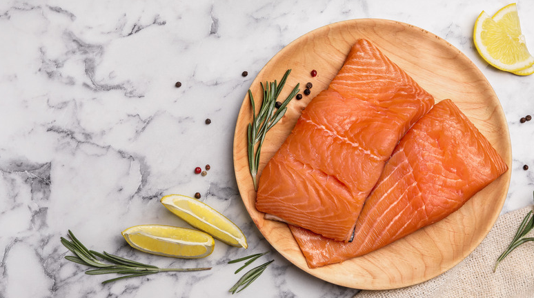 Tips Menghilangkan Bau Amis pada Piring