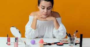 Efek Samping Memakai Makeup Kedaluwarsa