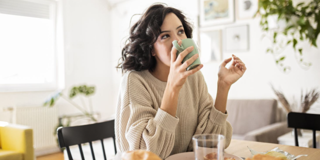 Makanan yang Tidak Boleh Dikonsumsi dengan Minum Kopi