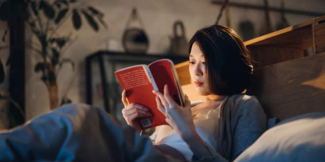Manfaat Membaca Buku Sebelum Tidur