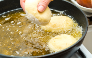 Cara Menggoreng Donat agar Tidak Berminyak