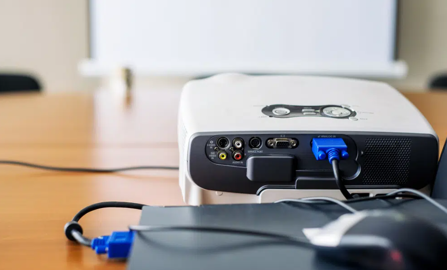 Cara Mudah Menghubungkan Proyektor ke Laptop