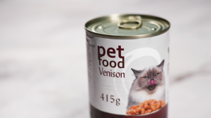 Cara Menyimpan Makanan Basah Kucing yang Baik
