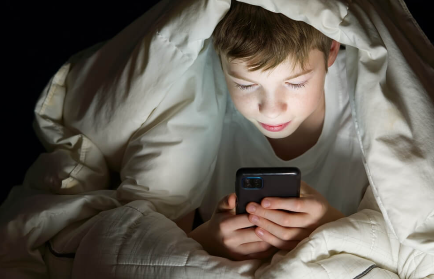 Cara Orang Tua Mencegah Anak Ketergantungan Gadget